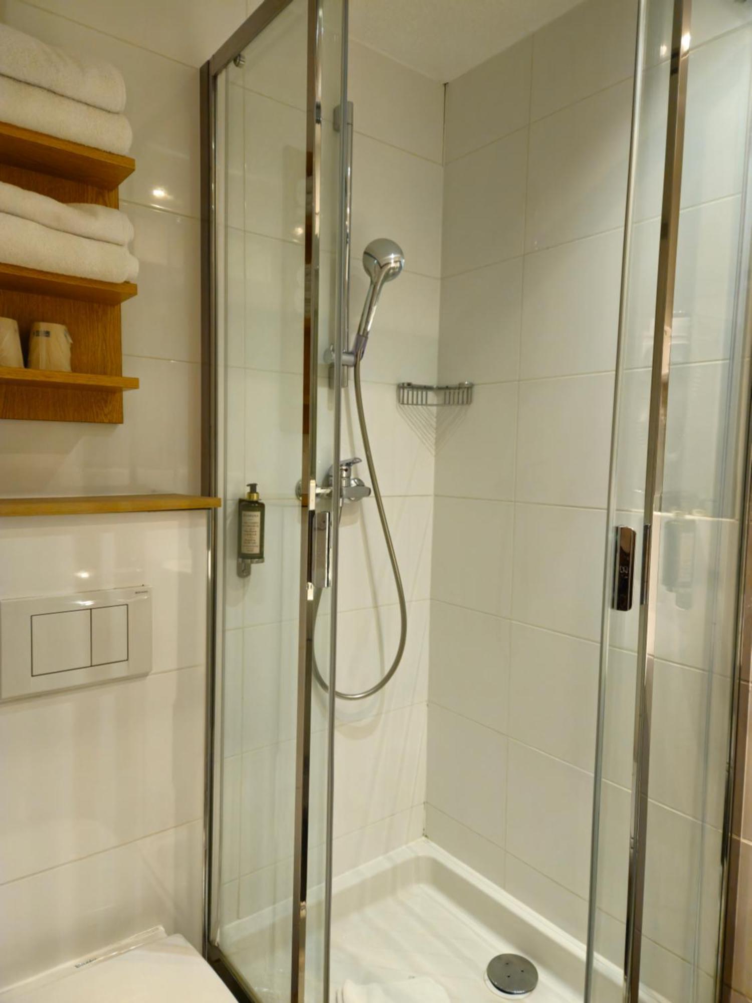 Hotel Acadie Paris Villepinte 3*